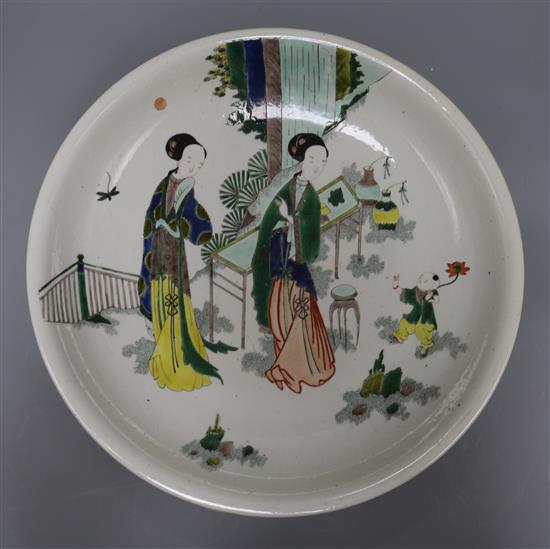 A pair of Chinese famille vert chargers diameter 41cm